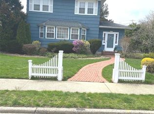 372 Ocean Ave, Massapequa, NY 11758