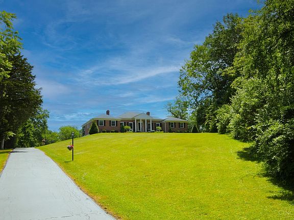 5th image of 820 West Lane