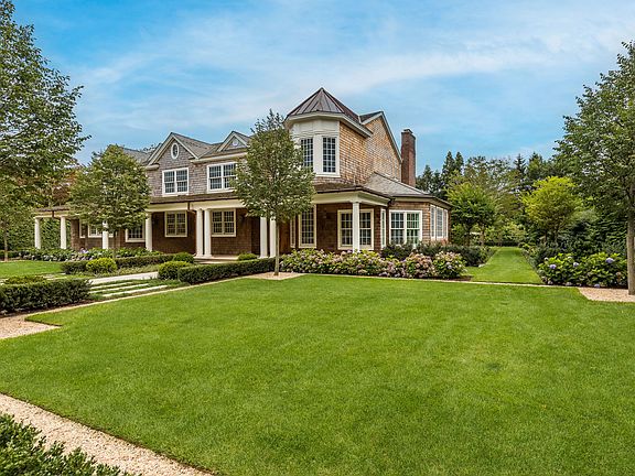 2nd image of 75 Woods Ln
