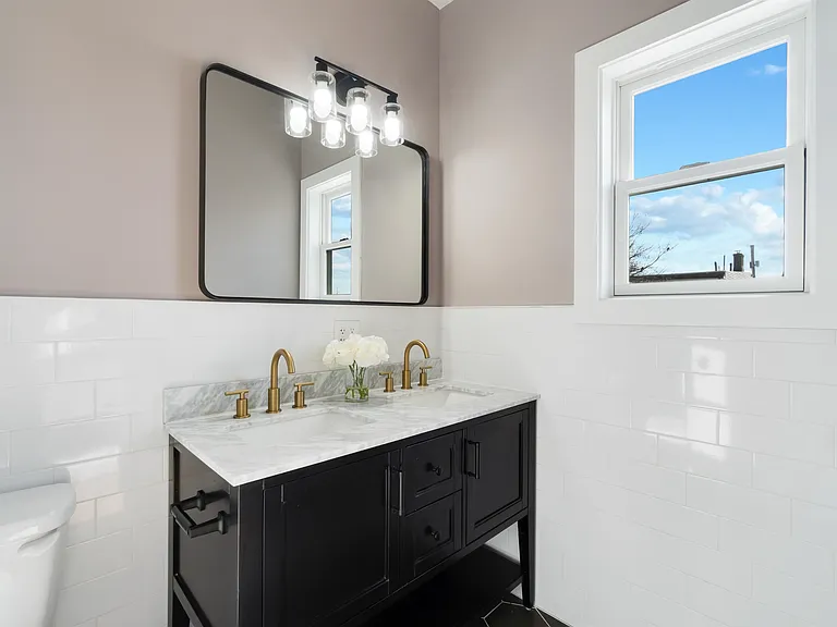 94 Van Horne St #2 — Photo 24