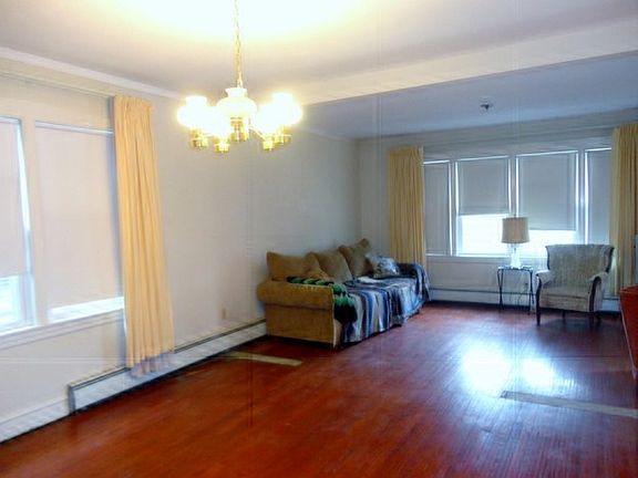 4th image of 2620 N 77th Ct