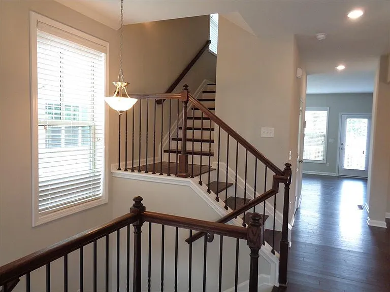661 Sunset Park Dr — Photo 9
