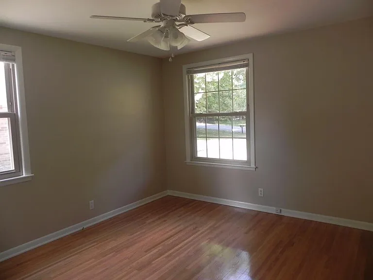 1725 Temple Ave — Photo 9