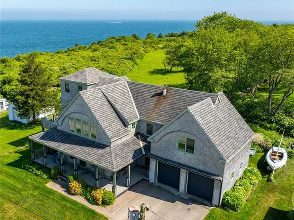 7 Clarkes Village Rd, Jamestown, RI 02835