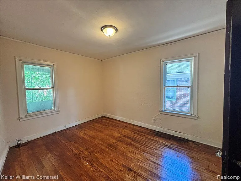 17606 Roselawn St — Photo 8