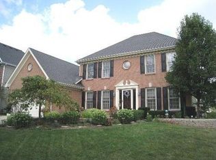 26W384 Thorngate Ln, Winfield, IL 60190