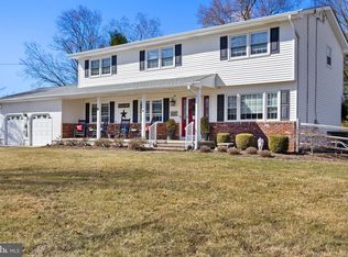 9 Sabrina Dr, Ewing, NJ 08628
