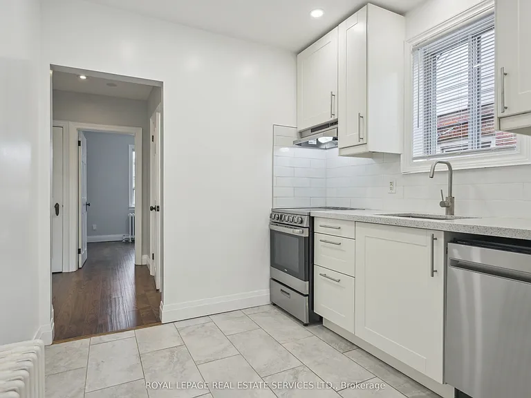 21 Holbrooke Ave — Photo 8