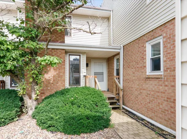 903 N Linden St APT 3, Normal, IL 61761