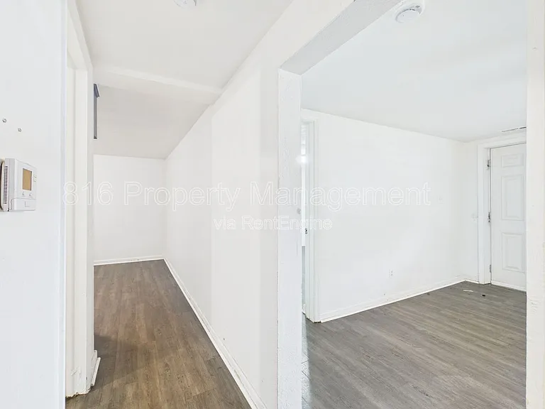 639 S Crysler Ave #E — Photo 7