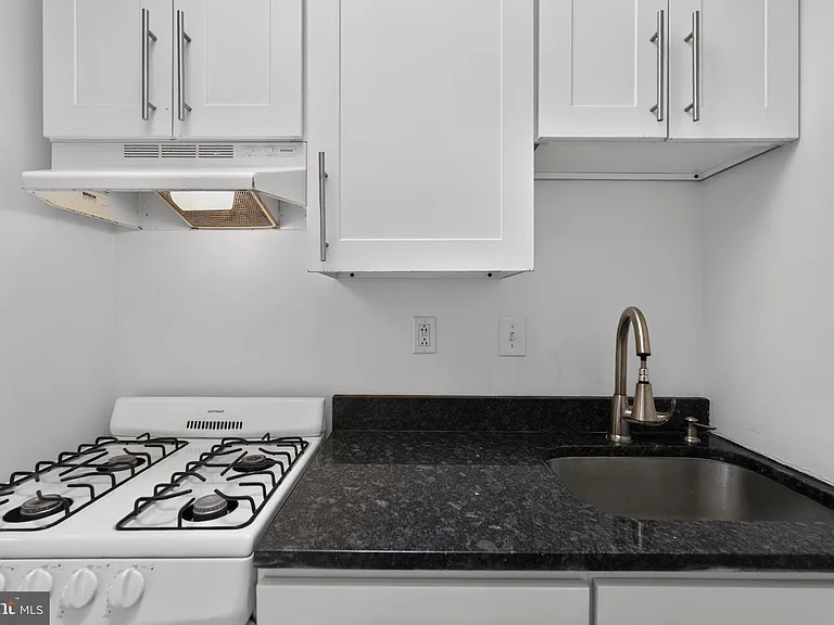 2124 Spruce St #4F — Photo 10