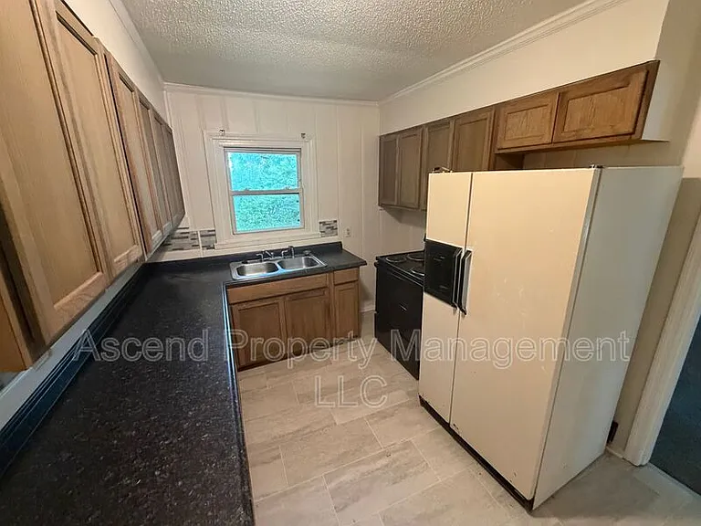 2 Bell Ave #B — Photo 7