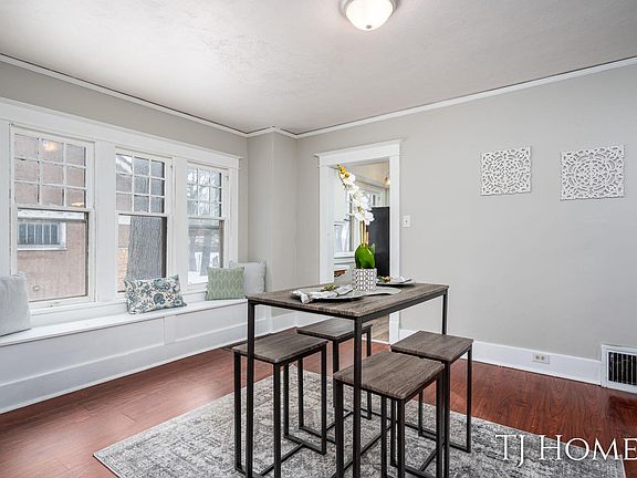 3rd image of 2115 Sanford St