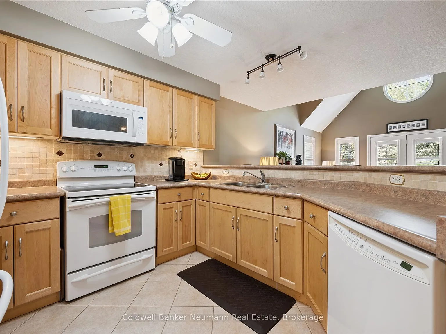 2 bed, $4,000 — Photo 4