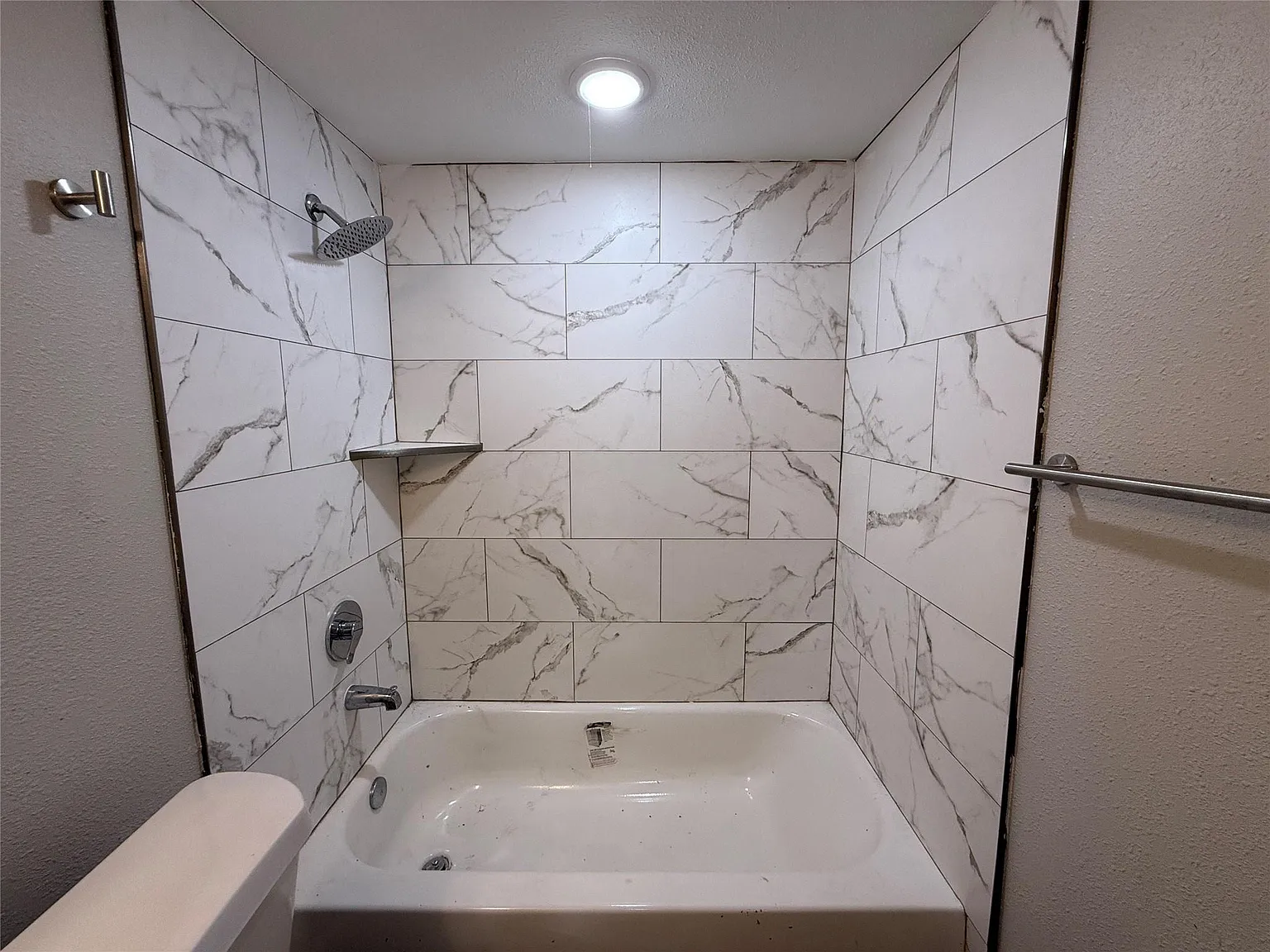 1 bed, 1.0 bath, 300 sqft, $595 — Photo 4