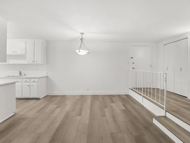 1419 S Bentley Ave #105 — Photo 2