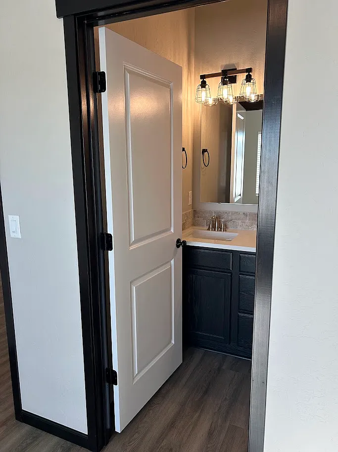 2 bed, 1048 sqft, $1,750 — Photo 2