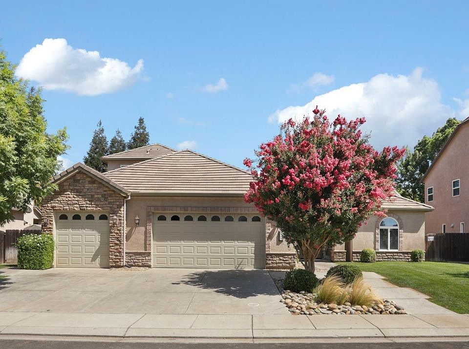 2nd image of 1569 Deerpark Dr