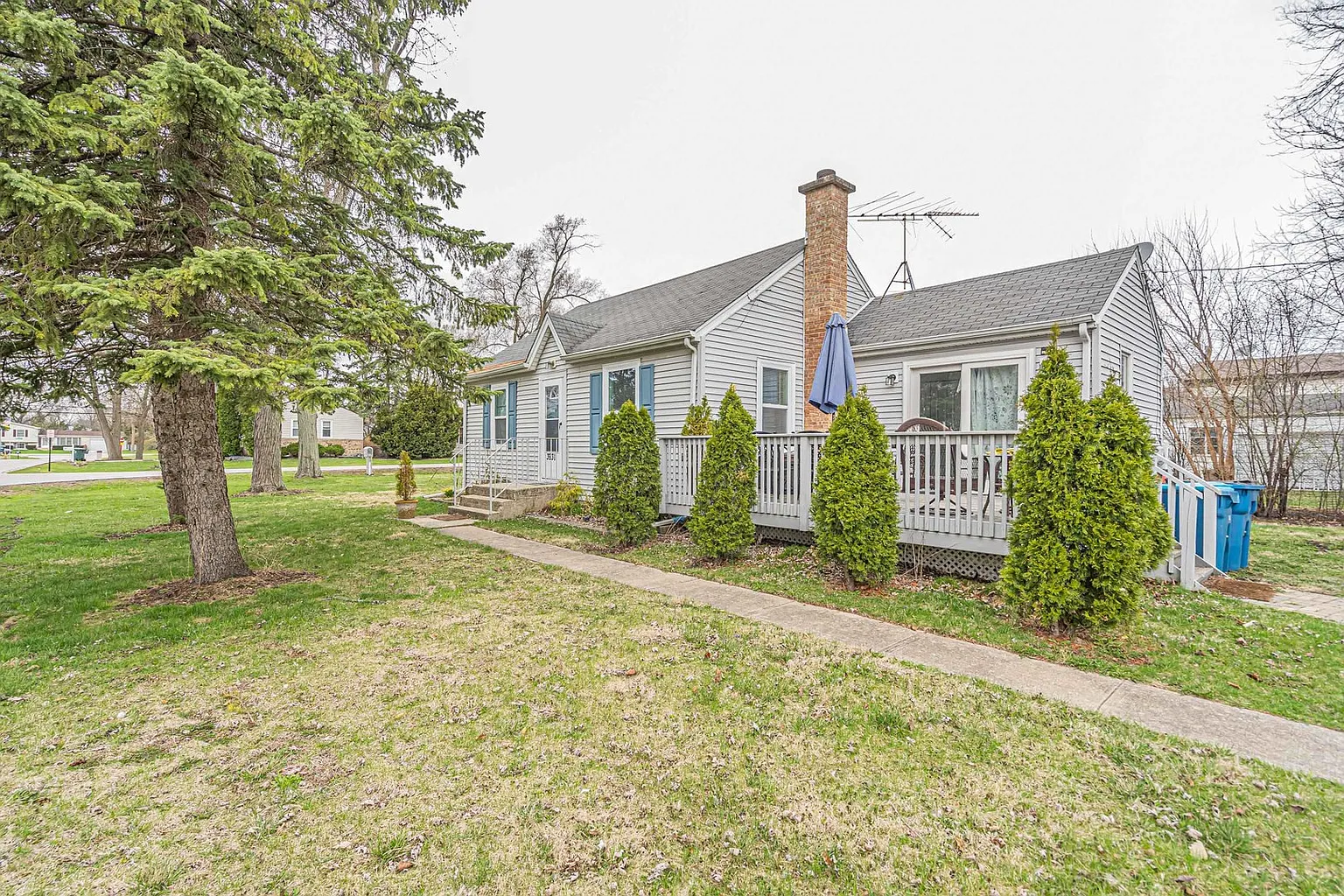 3931 N Park St photo 1