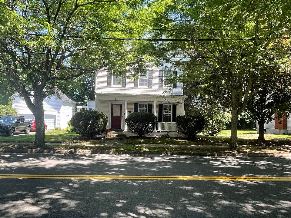 1st image of 272 Central St #1