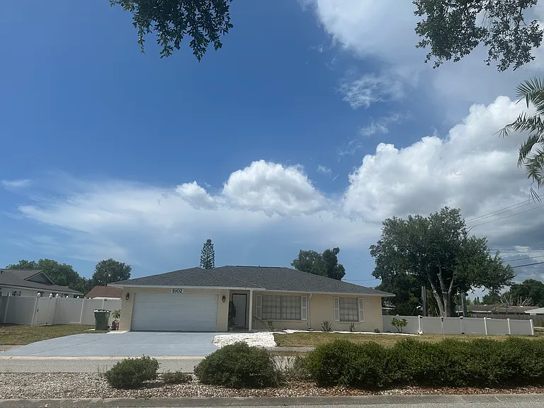 5102 36th Avenue Dr W — Photo 3