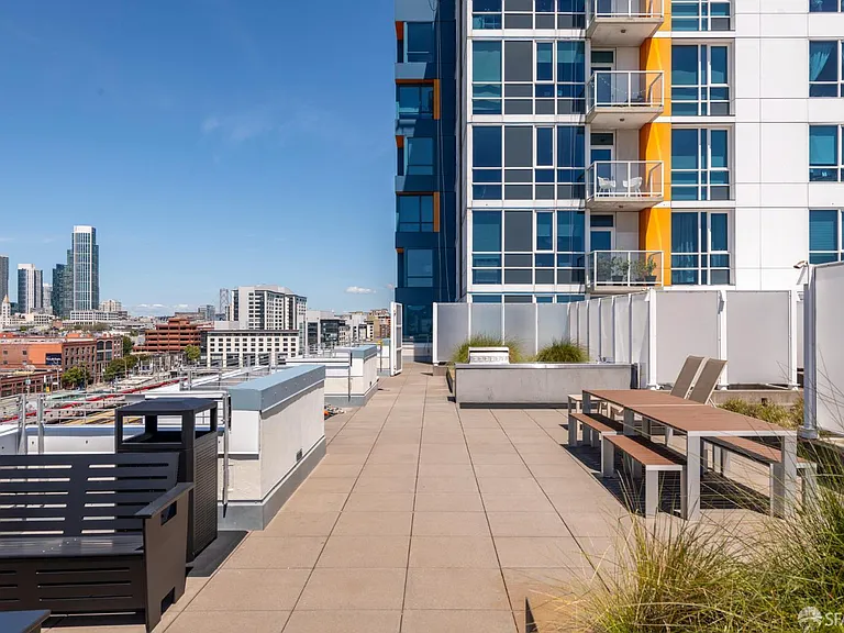 300 Berry St #907 — Photo 19