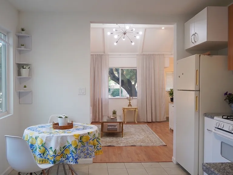 7438 Vassar Ave — Photo 16