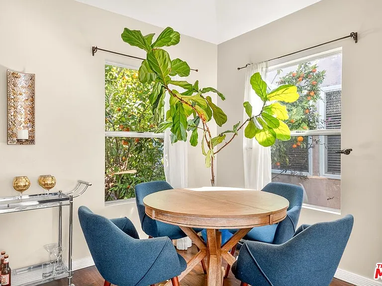 9928 Robbins Dr — Photo 24