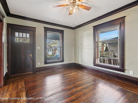 4th image of 1809 Maplewood Ave