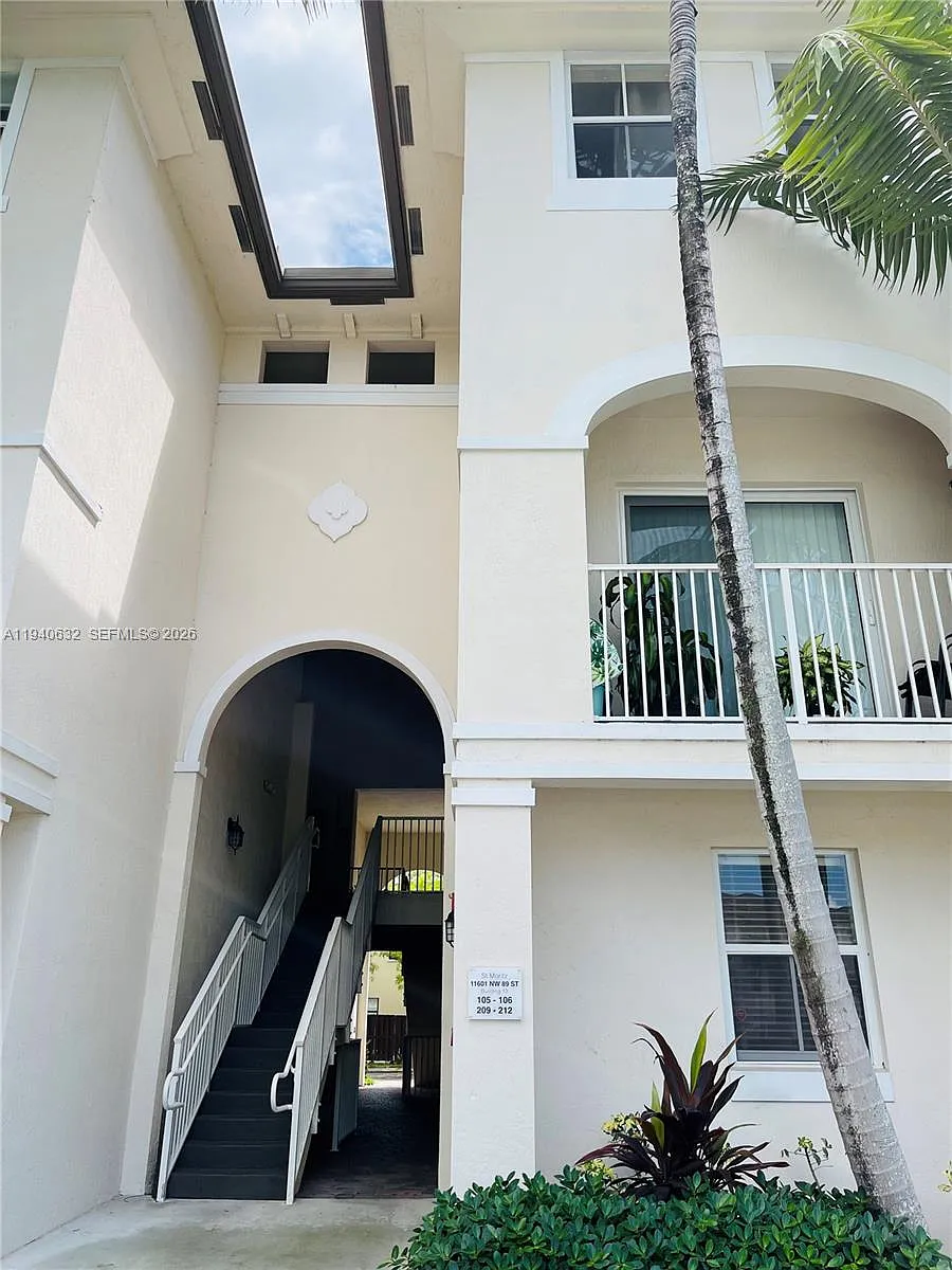 Building Photo - 11601 NW 89th St #106