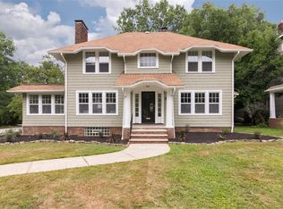 2971 Berkshire Rd, Cleveland Heights, OH 44118