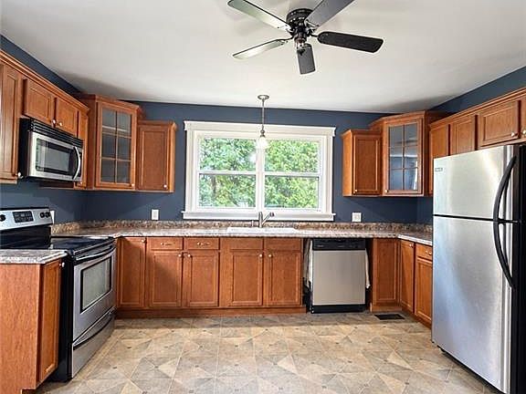 2nd image of 39 Manse St