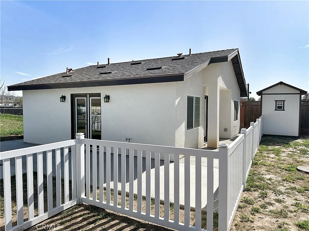 2 bed, 749 sqft, $2,400 — Photo 4