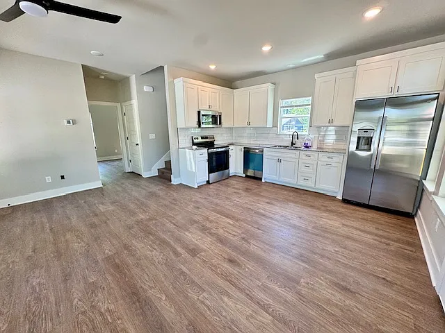 3 bed, 1199 sqft, $1,895 — Photo 3