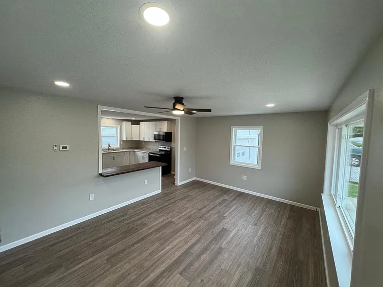 801 Murray St — Photo 8