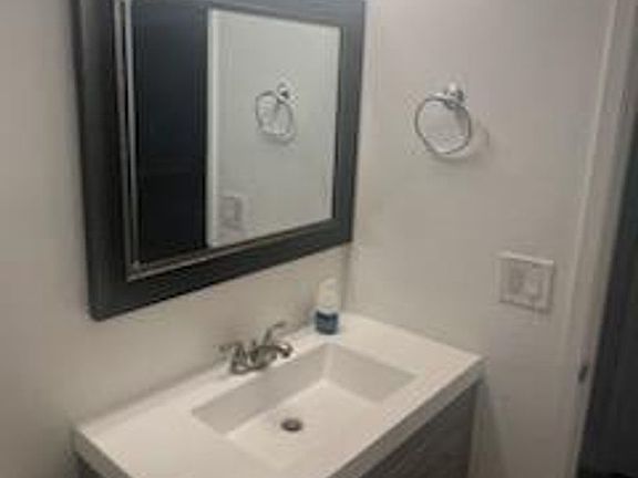 5th image of 2728 Marigold Dr