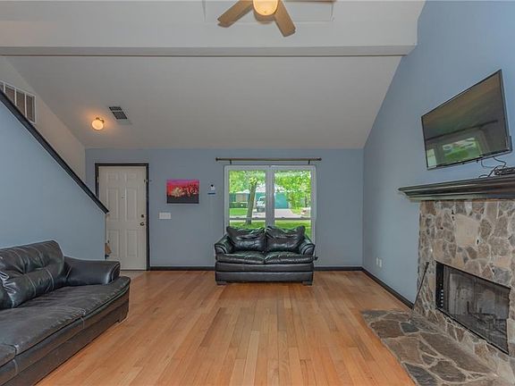 5th image of 604 Clearcreek Dr