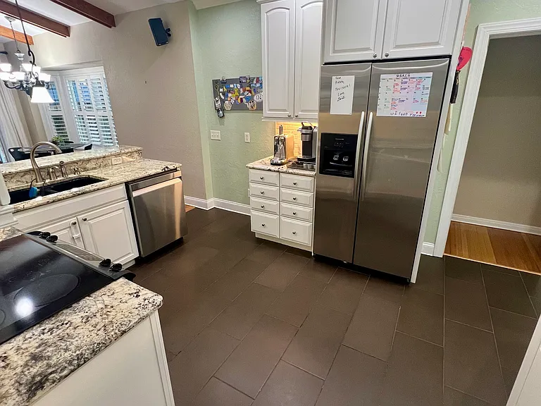 2408 Cambridge Ave — Photo 11
