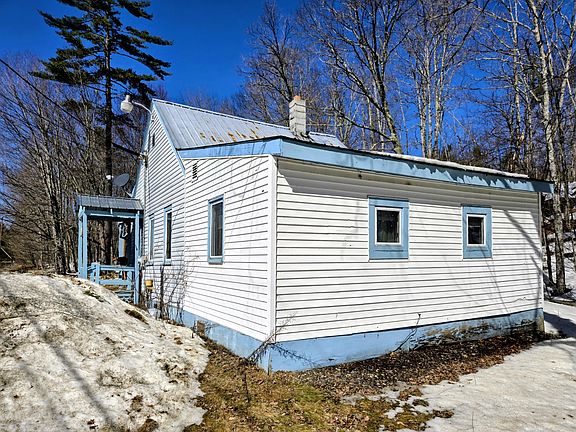 5th image of 372 River Road