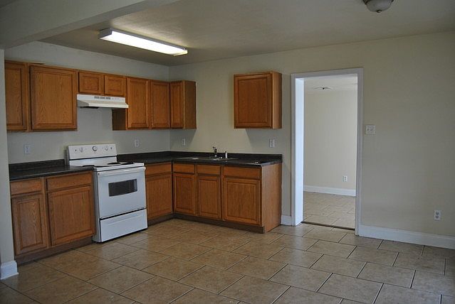 2nd image of 7630 Hansbrough Ave
