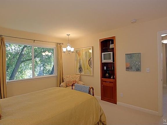 5th image of 46 Elkhorn Way