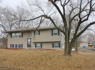 7406 N Svena Dr, Columbia, MO 65202