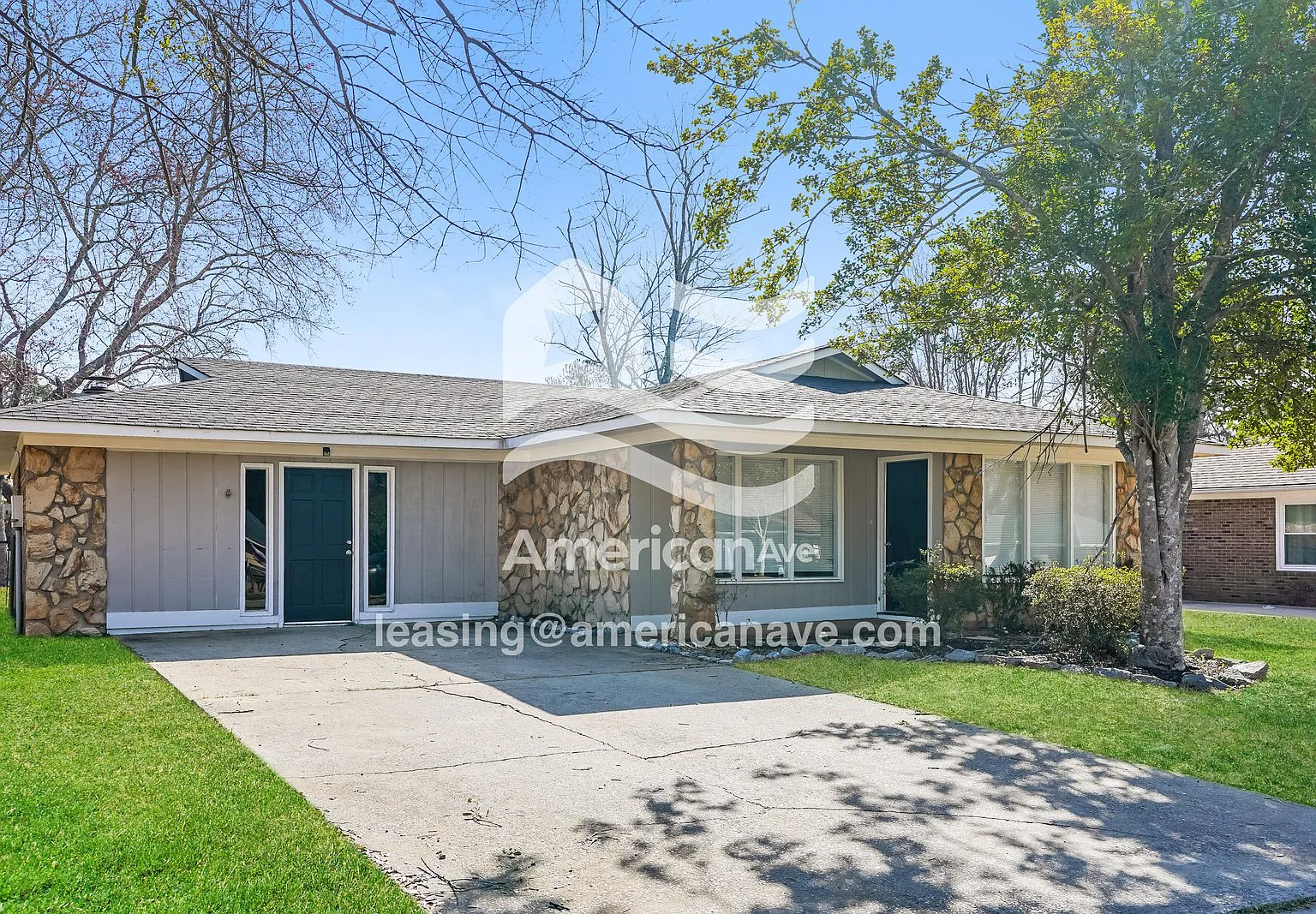 3 bed, 2.0 bath, 1721 sqft, $1,615 — Photo 2