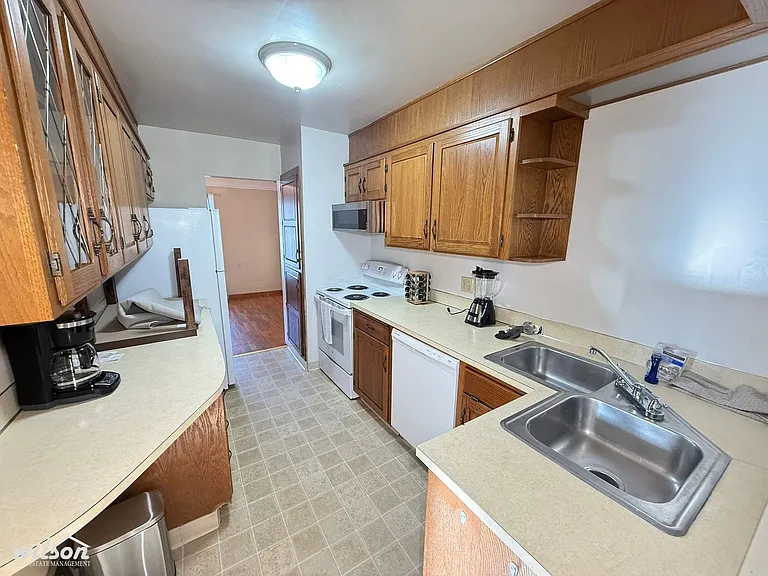 3401 W Yakima Ave — Photo 6