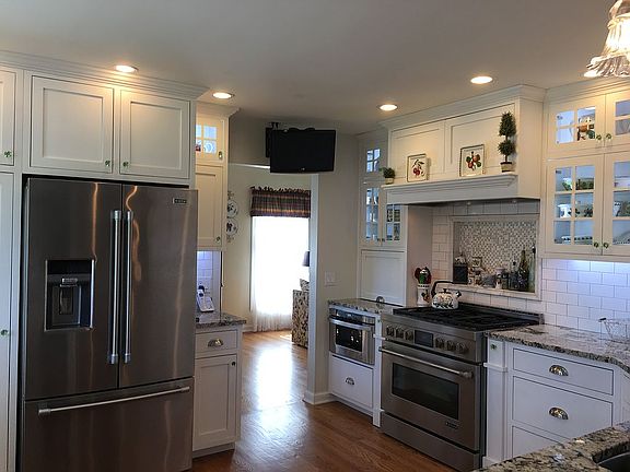 2nd image of 2309 Aimee Ln