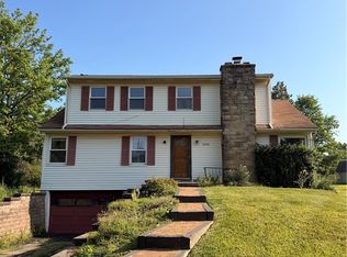 1586 Royalwood Rd, Broadview Heights, OH 44147