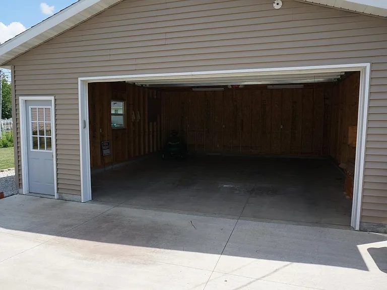 2 car garage - 24' x 26'