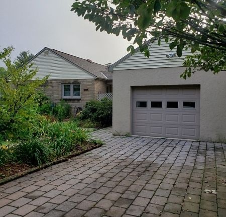 3rd image of 12 Franklin St