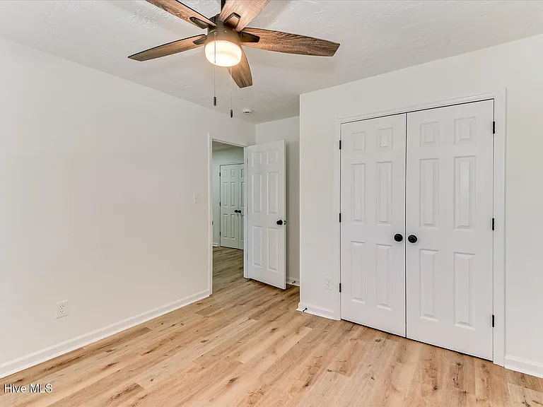 4688 Perry Mill Cir — Photo 35