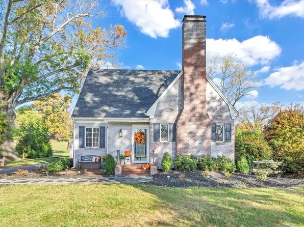 3525 Grandin Rd SW, Roanoke, VA 24018